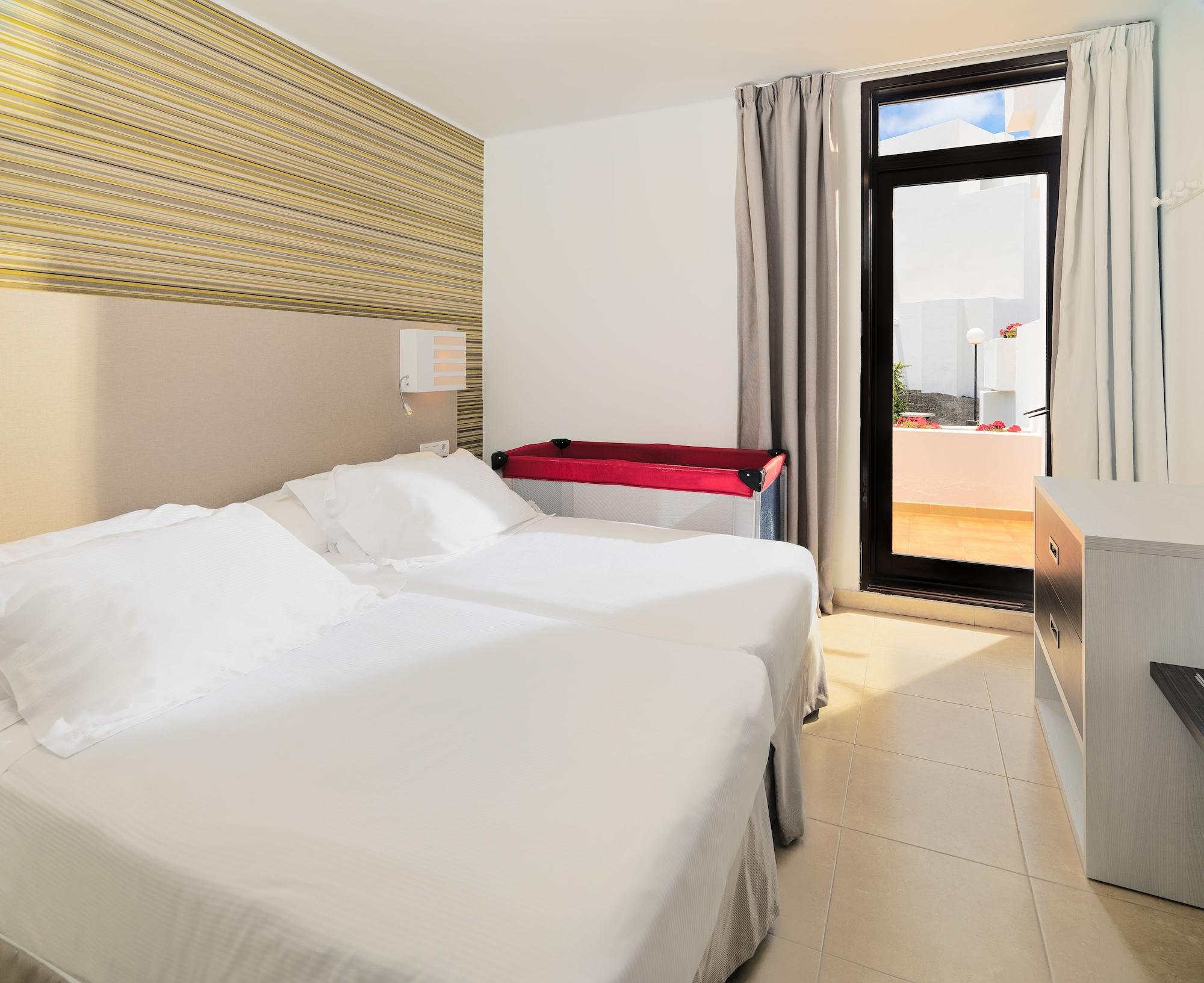 H10 Suites Lanzarote Gardens Costa Teguise Bagian luar foto