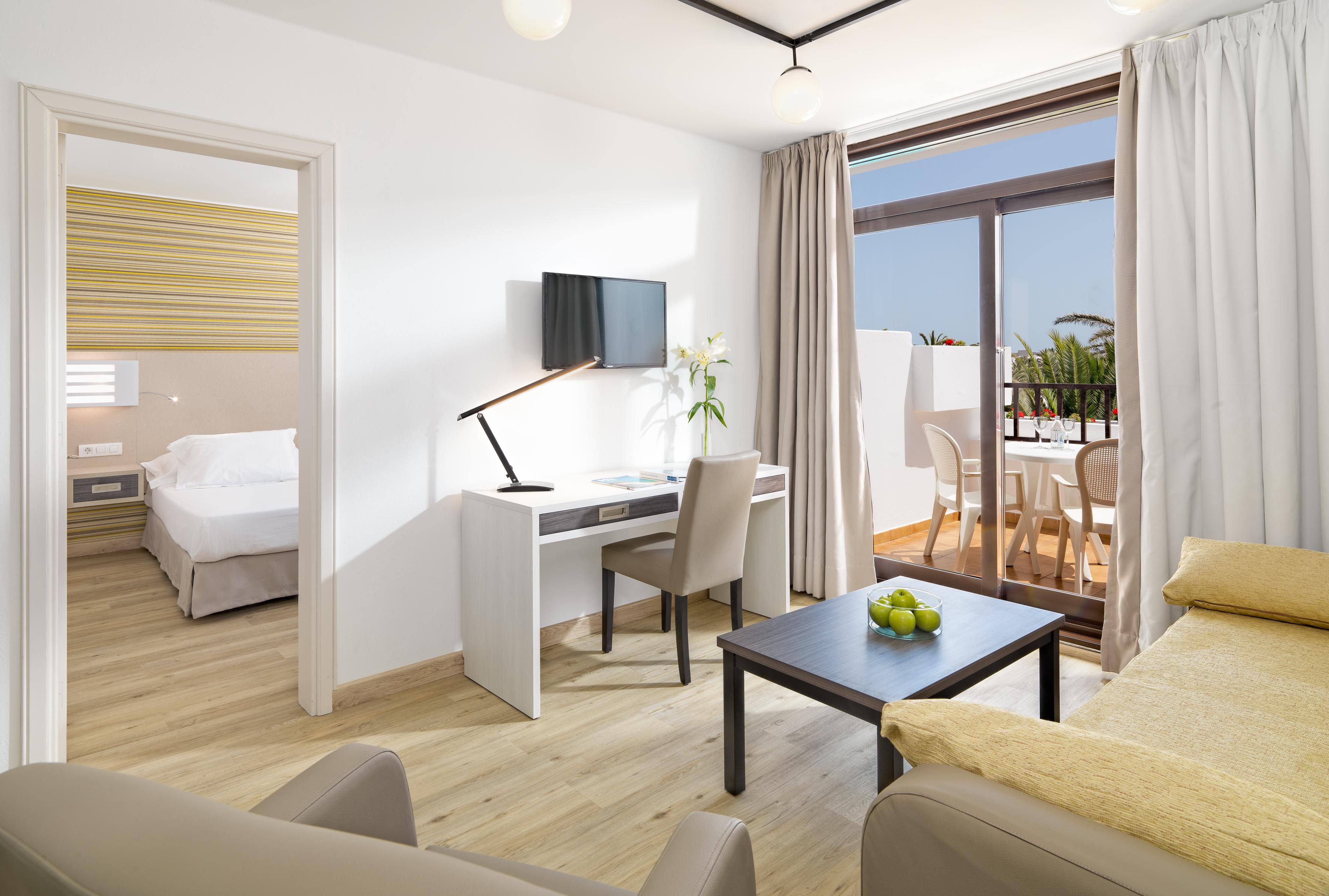 H10 Suites Lanzarote Gardens Costa Teguise Bagian luar foto