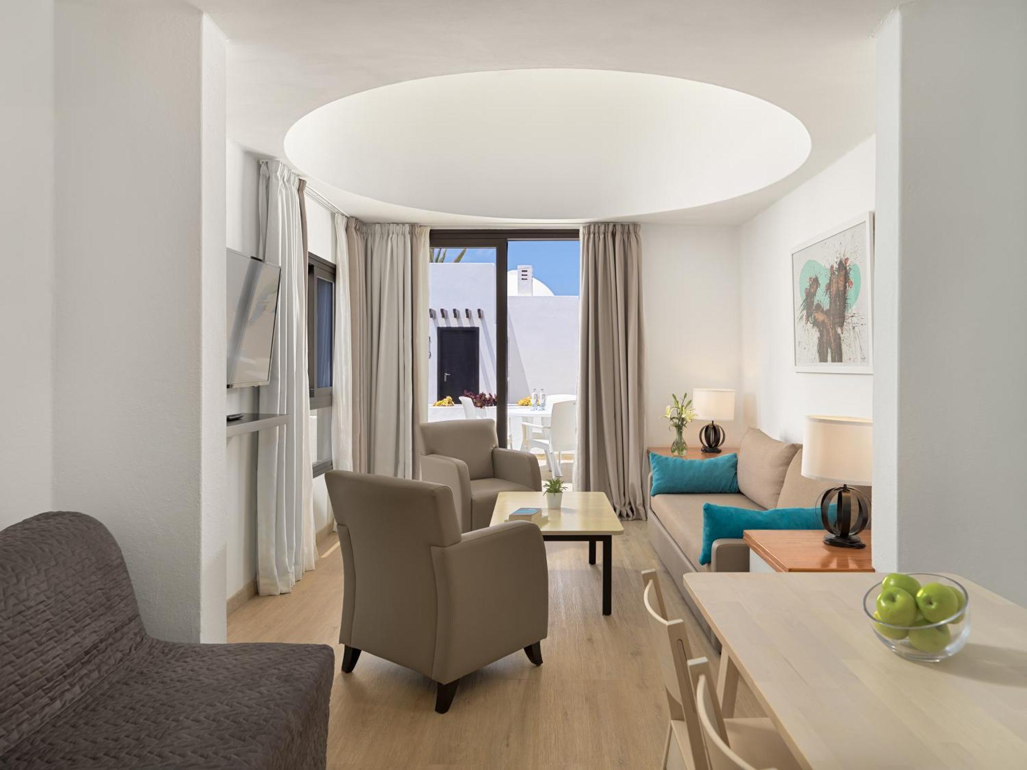 H10 Suites Lanzarote Gardens Costa Teguise Bagian luar foto