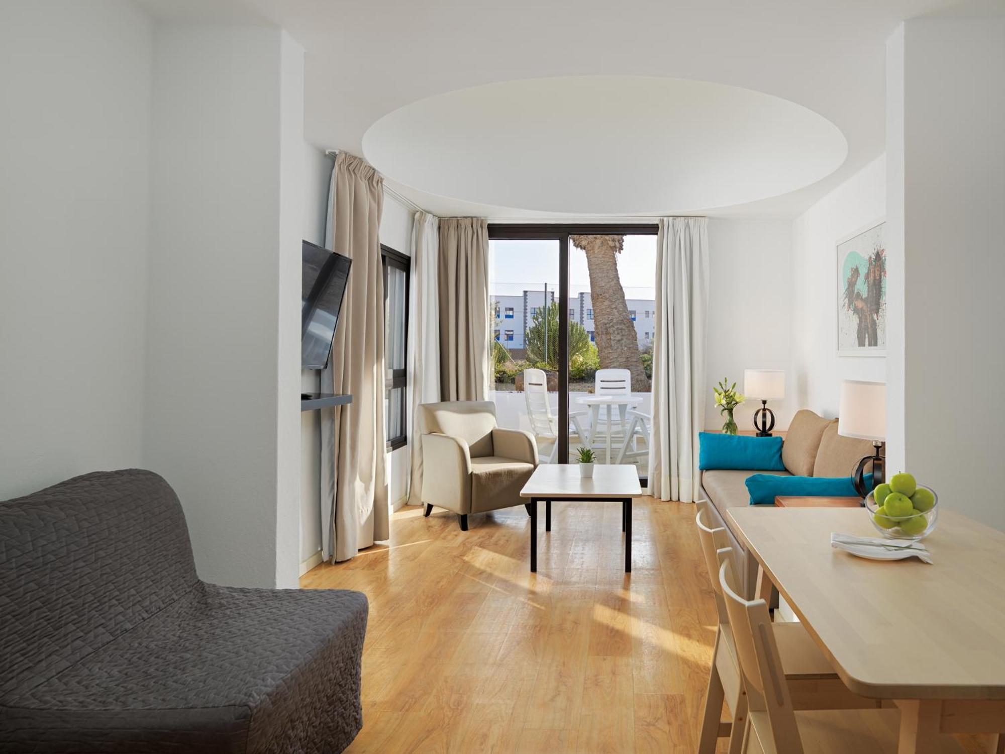 H10 Suites Lanzarote Gardens Costa Teguise Bagian luar foto