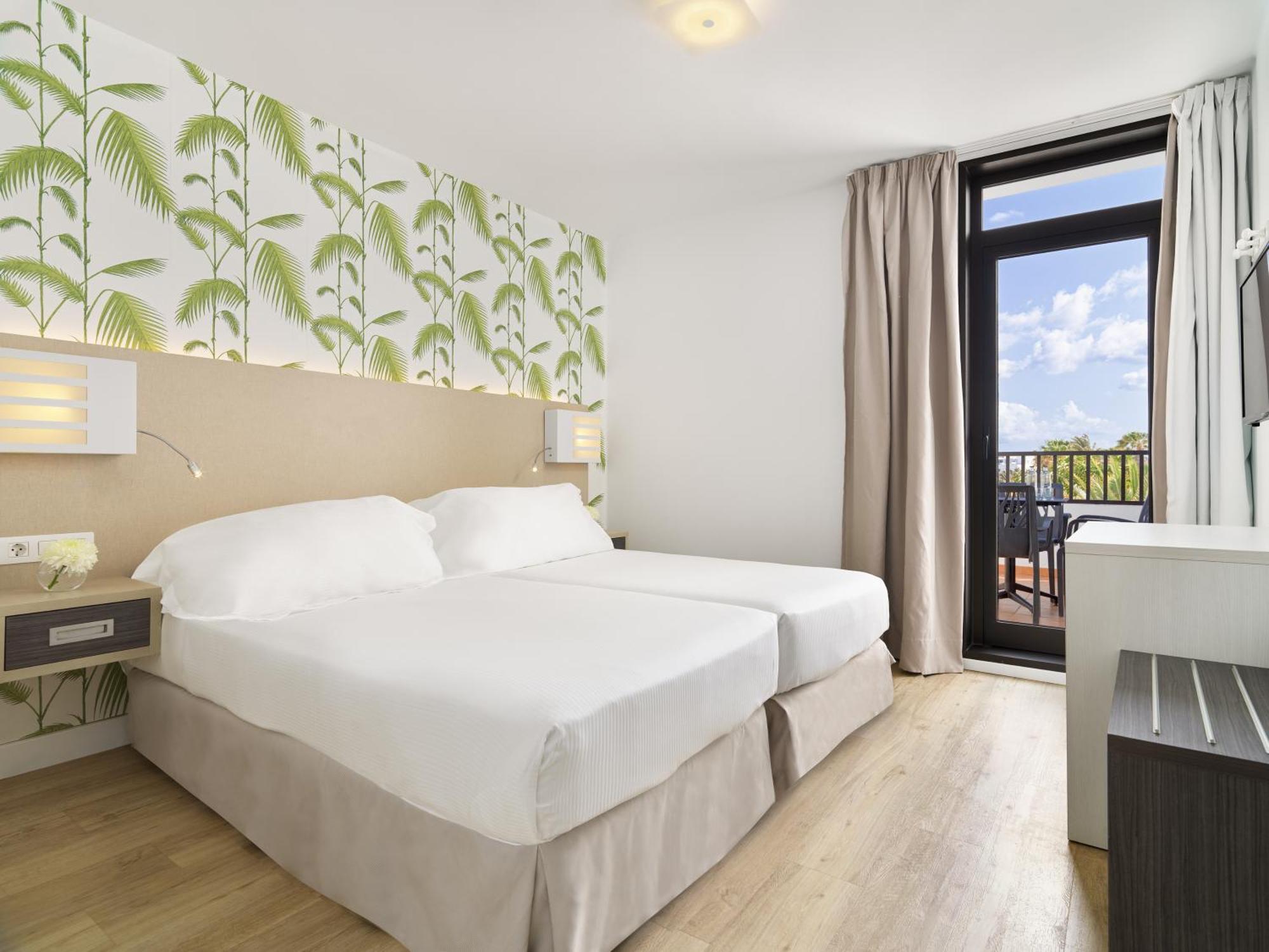 H10 Suites Lanzarote Gardens Costa Teguise Bagian luar foto