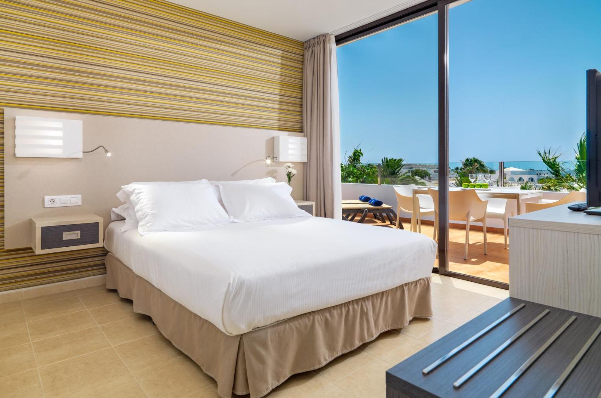 H10 Suites Lanzarote Gardens Costa Teguise Bagian luar foto